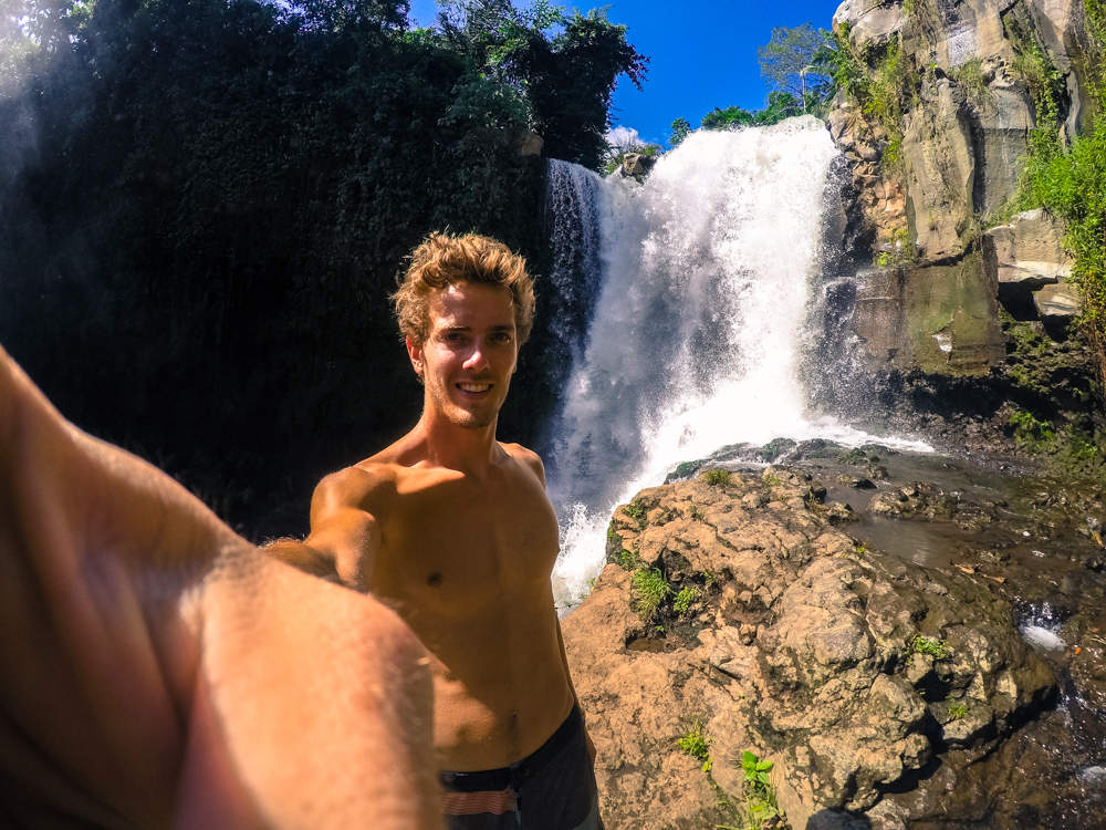 Bali Tegenungan waterfall