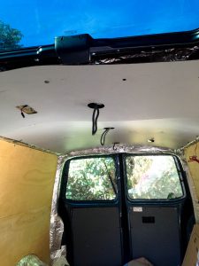 Isolation contre plaqué plafond